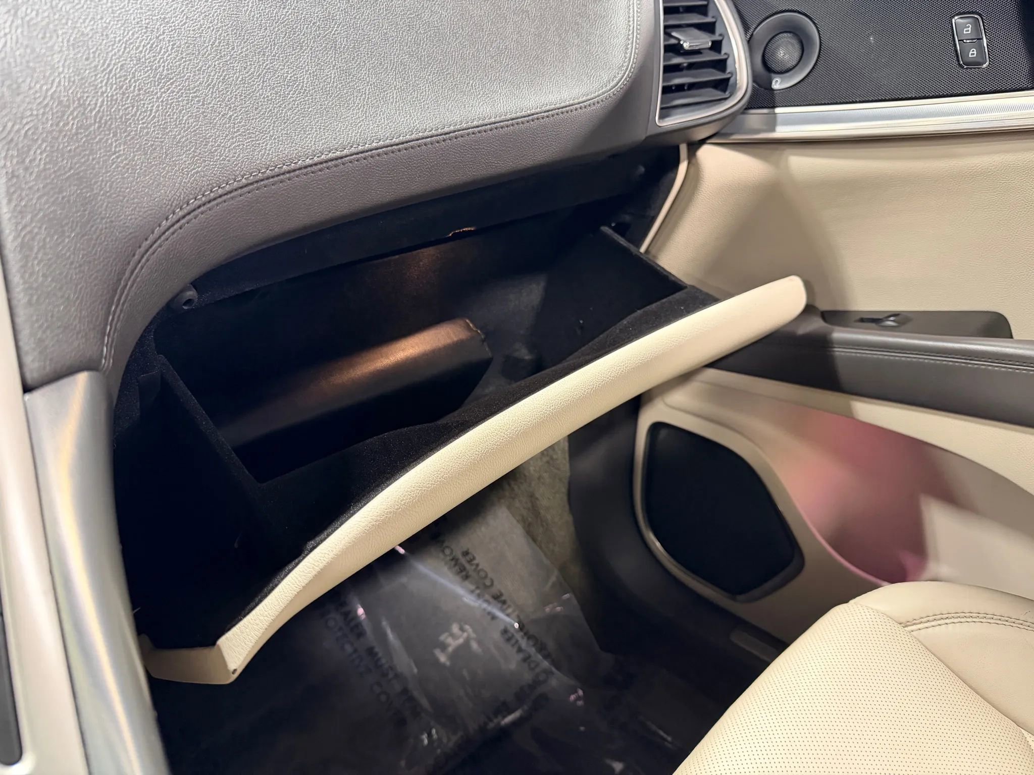 Used 2016 Lincoln MKX Reserve w/ Technology Package image 23