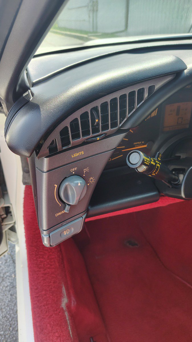 Used 1990 Chevrolet Corvette Coupe RWD image 25