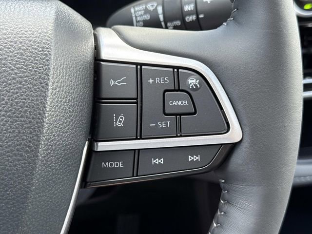 Used 2026 Toyota Highlander Platinum AWD/4WD image 24