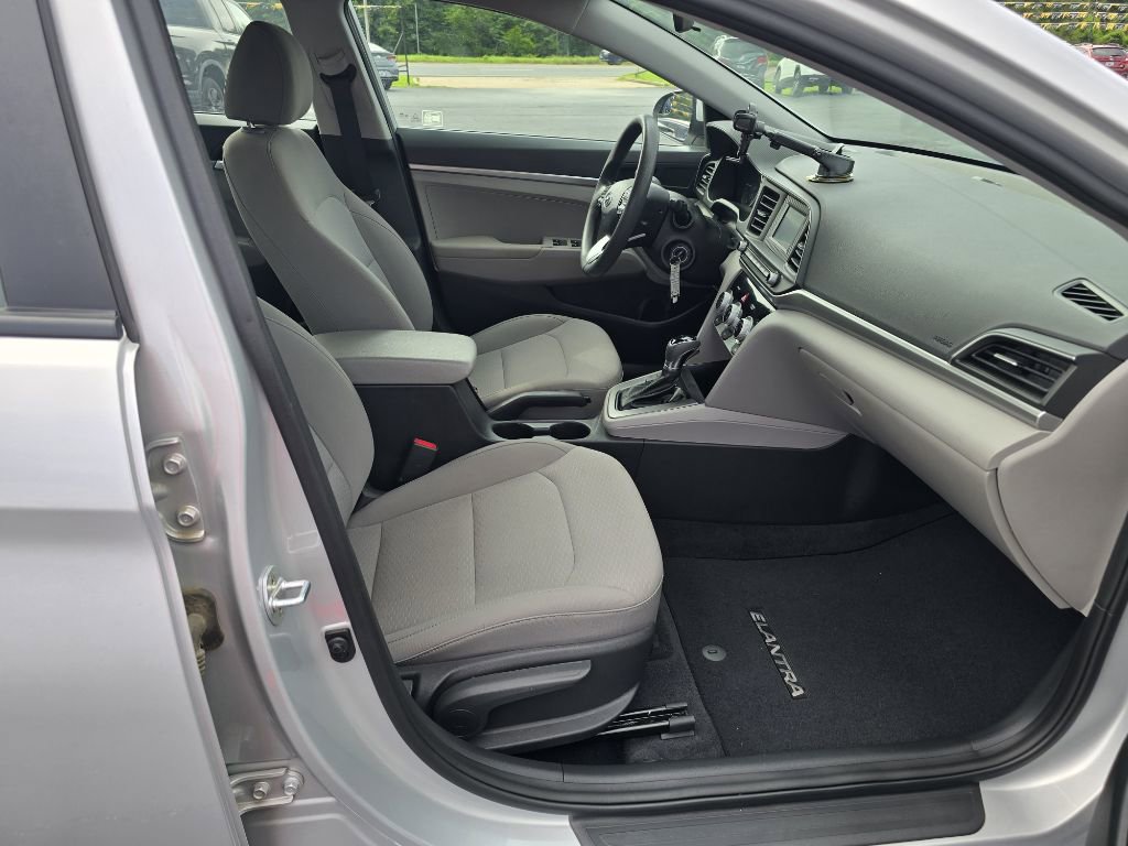 Used 2019 Hyundai Elantra SE image 13