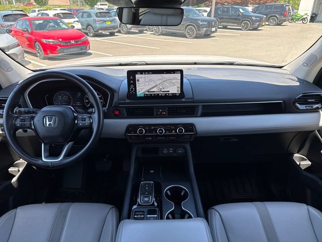 Used 2023 Honda Pilot Touring image 13