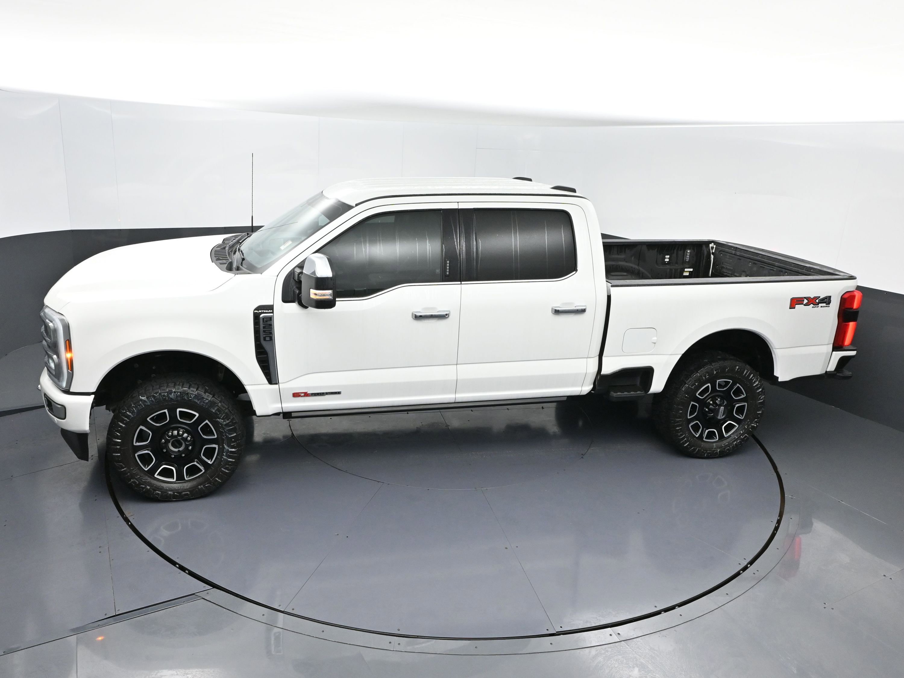 Used 2024 Ford F250 Platinum image 41