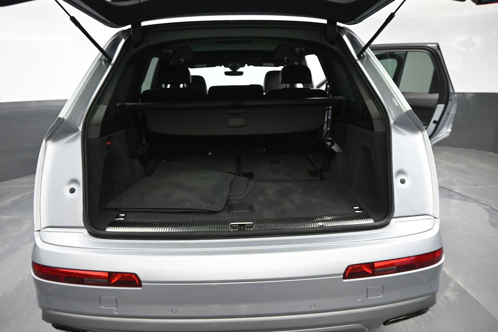 Used 2019 Audi Q7 3.0T Premium Plus w/ Premium Plus Package AWD/4WD image 15