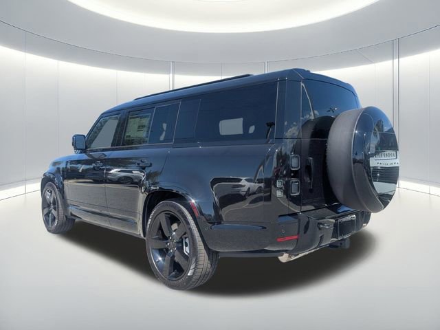 New 2026 Land Rover Defender 130 X-Dynamic SE image 3