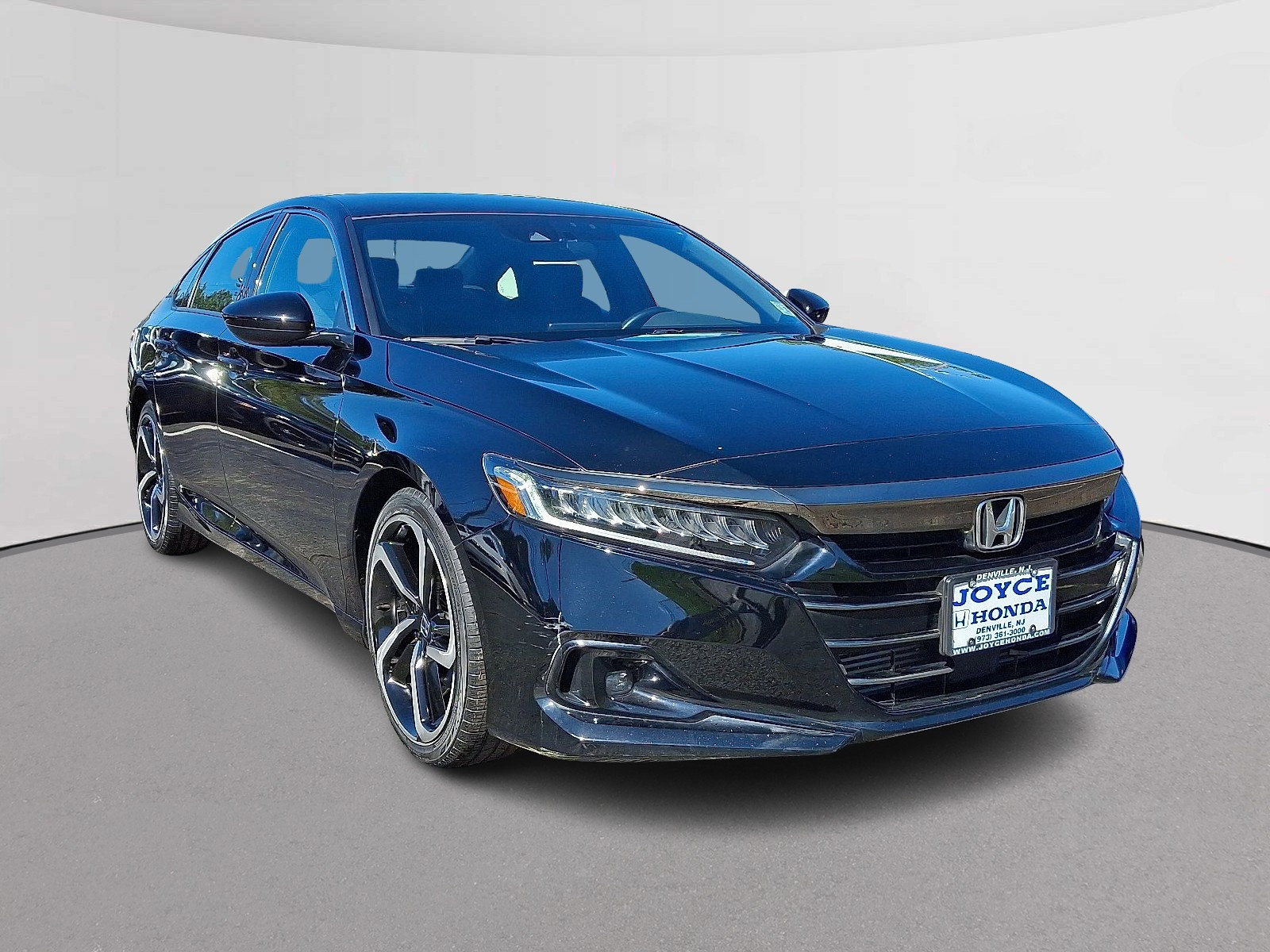 Used 2022 Honda Accord Sport image 2