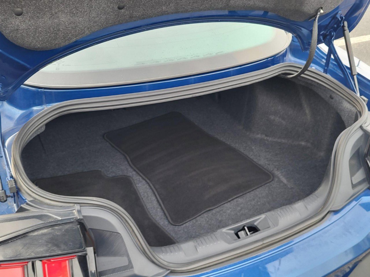 Used 2024 Ford Mustang Coupe image 4