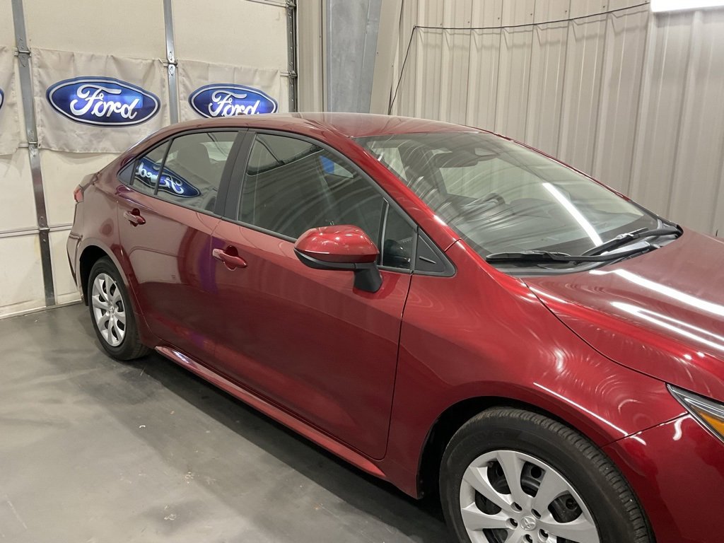 Used 2025 Toyota Corolla LE image 4
