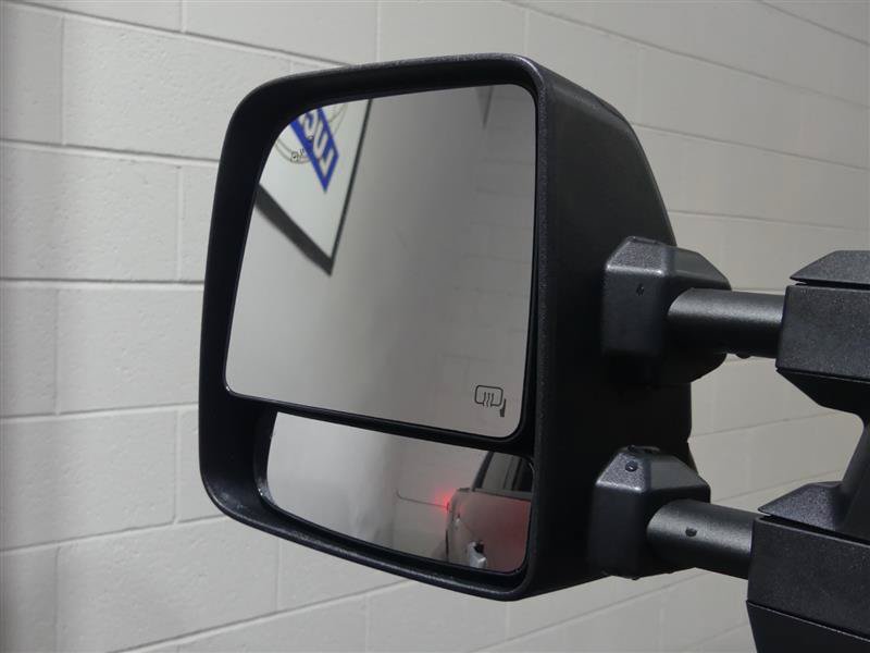Used 2017 Nissan Titan SV AWD/4WD image 13