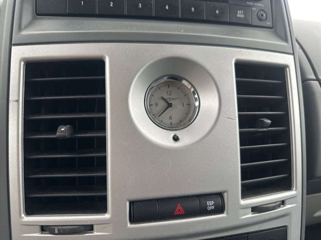 Used 2010 Chrysler Town & Country LX FWD image 24