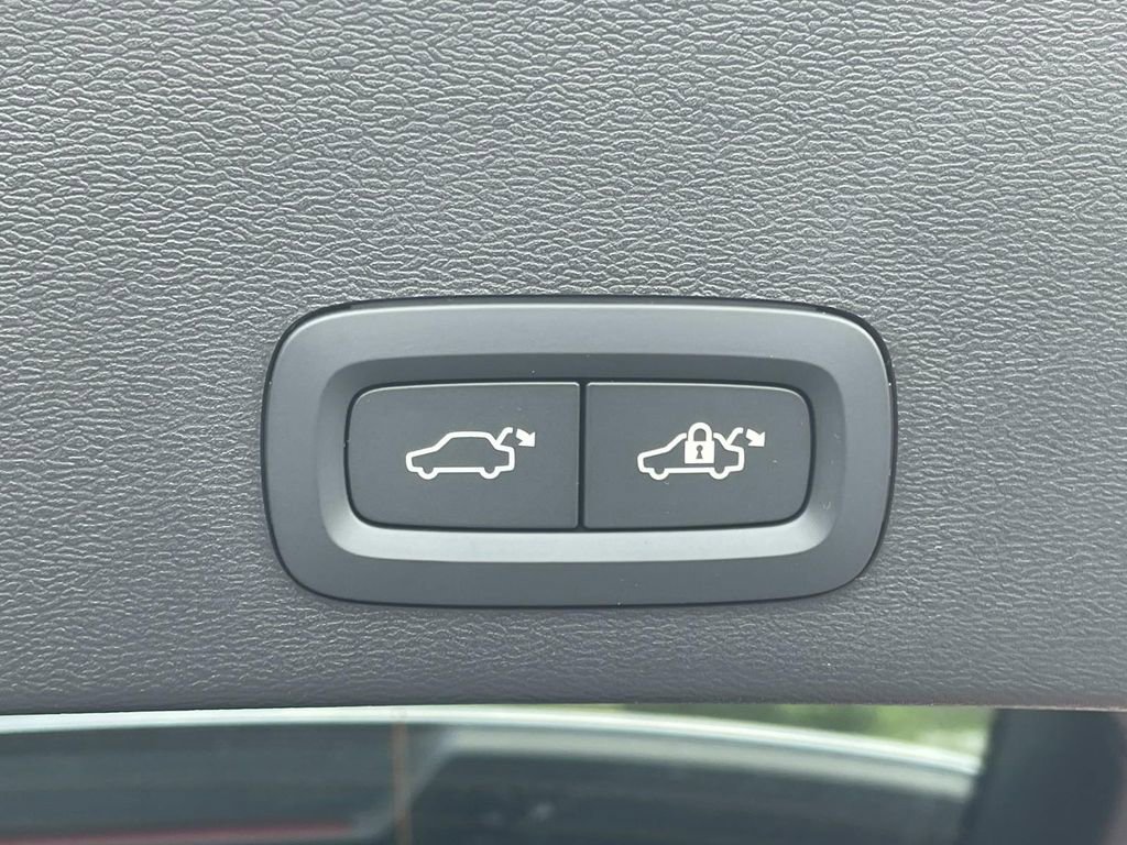 New 2026 Volvo XC40 B5 Plus w/ Protection Package Premier image 12