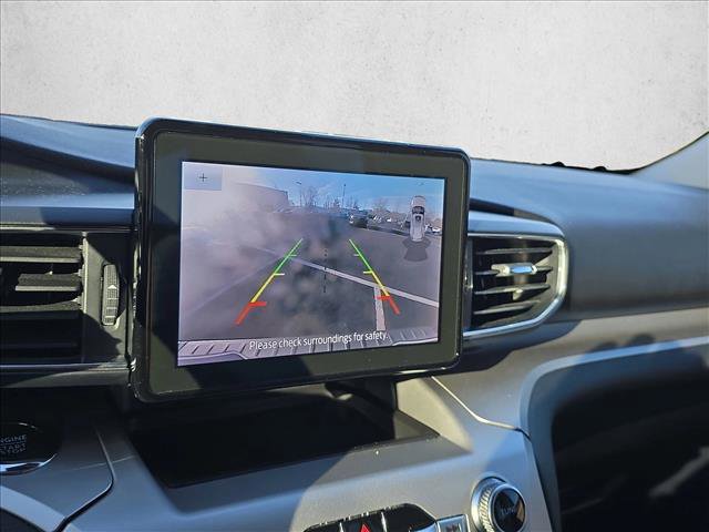 Used 2022 Ford Explorer XLT w/ Equipment Group 202A image 12