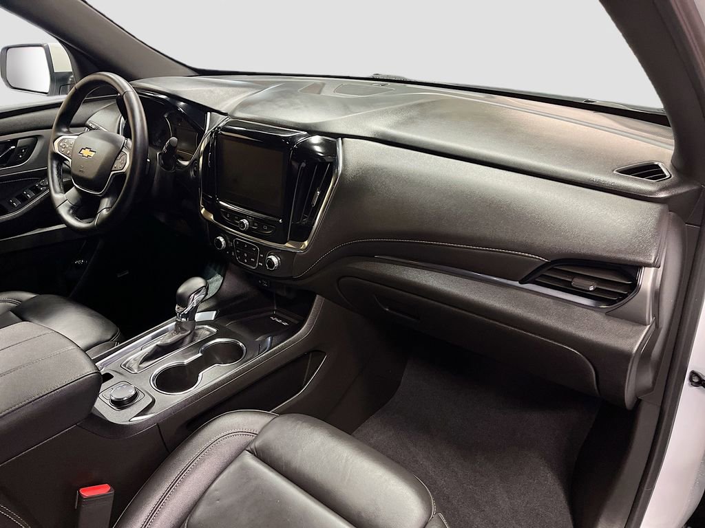 Used 2023 Chevrolet Traverse LT w/ LT Premium Package image 32