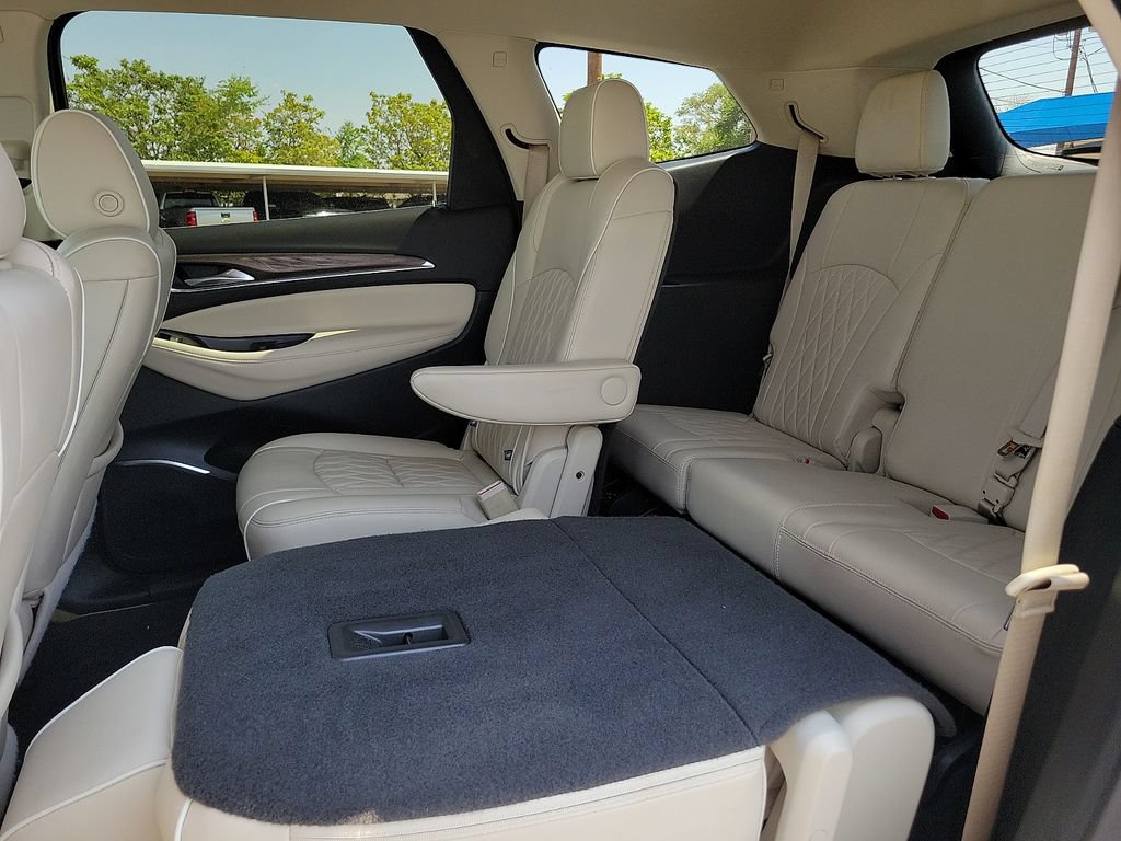 Used 2022 Buick Enclave Avenir FWD image 8
