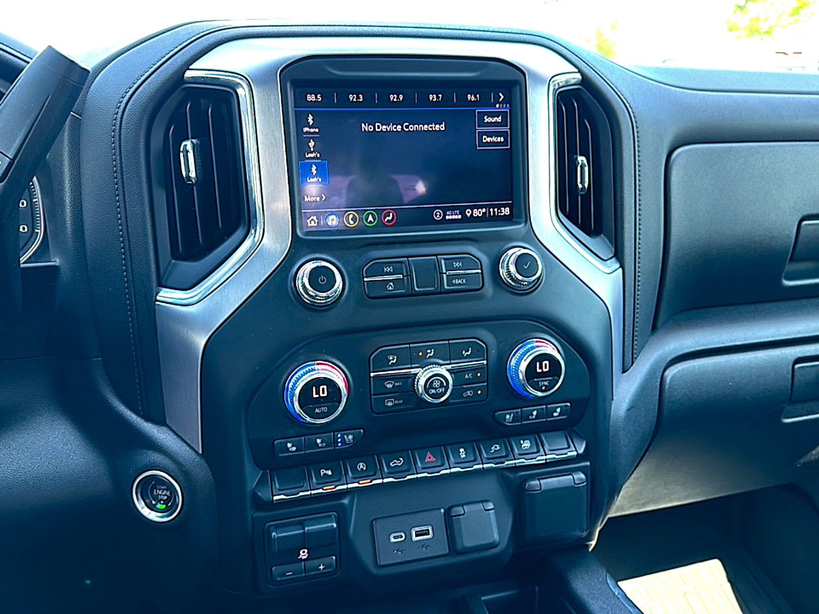 Used 2020 GMC Sierra 1500 SLT image 31