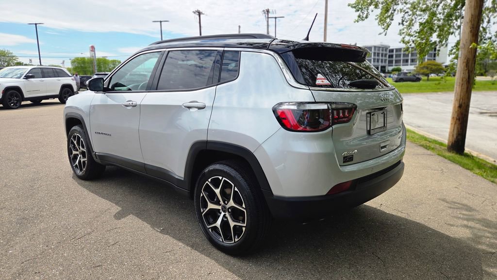 Used 2026 Jeep Compass Limited AWD/4WD image 5