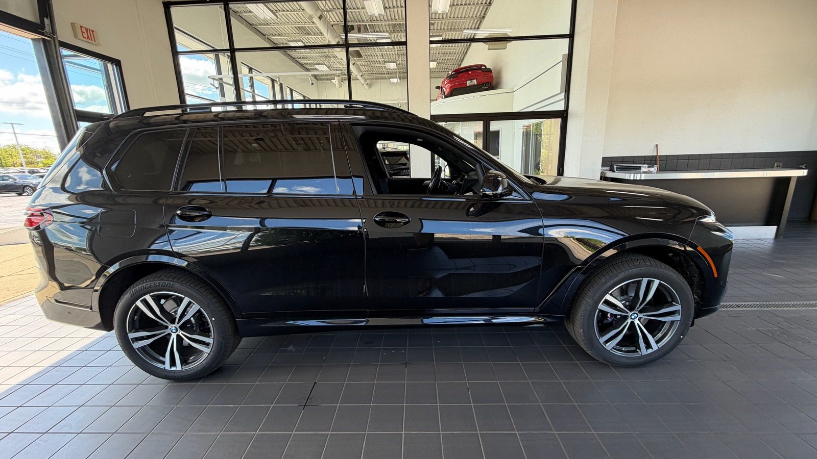 New 2026 BMW X7 xDrive40i w/ M Sport Package AWD/4WD image 2