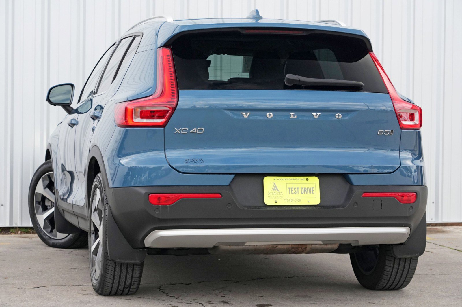 Used 2023 Volvo XC40 B5 Ultimate image 5