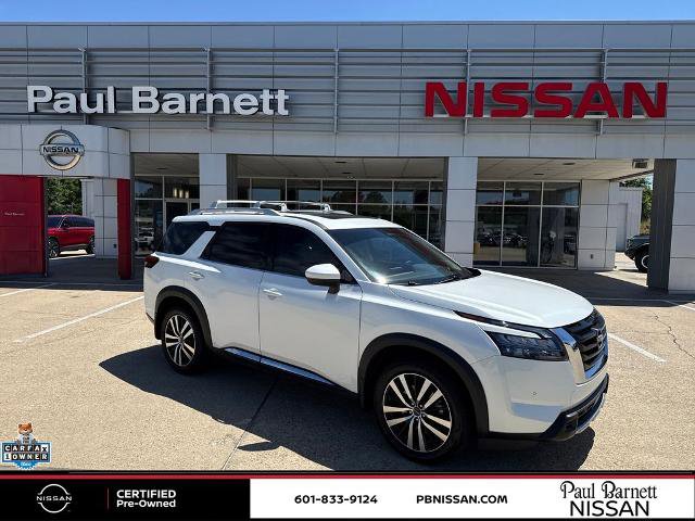 Certified 2025 Nissan Pathfinder Platinum FWD image 2