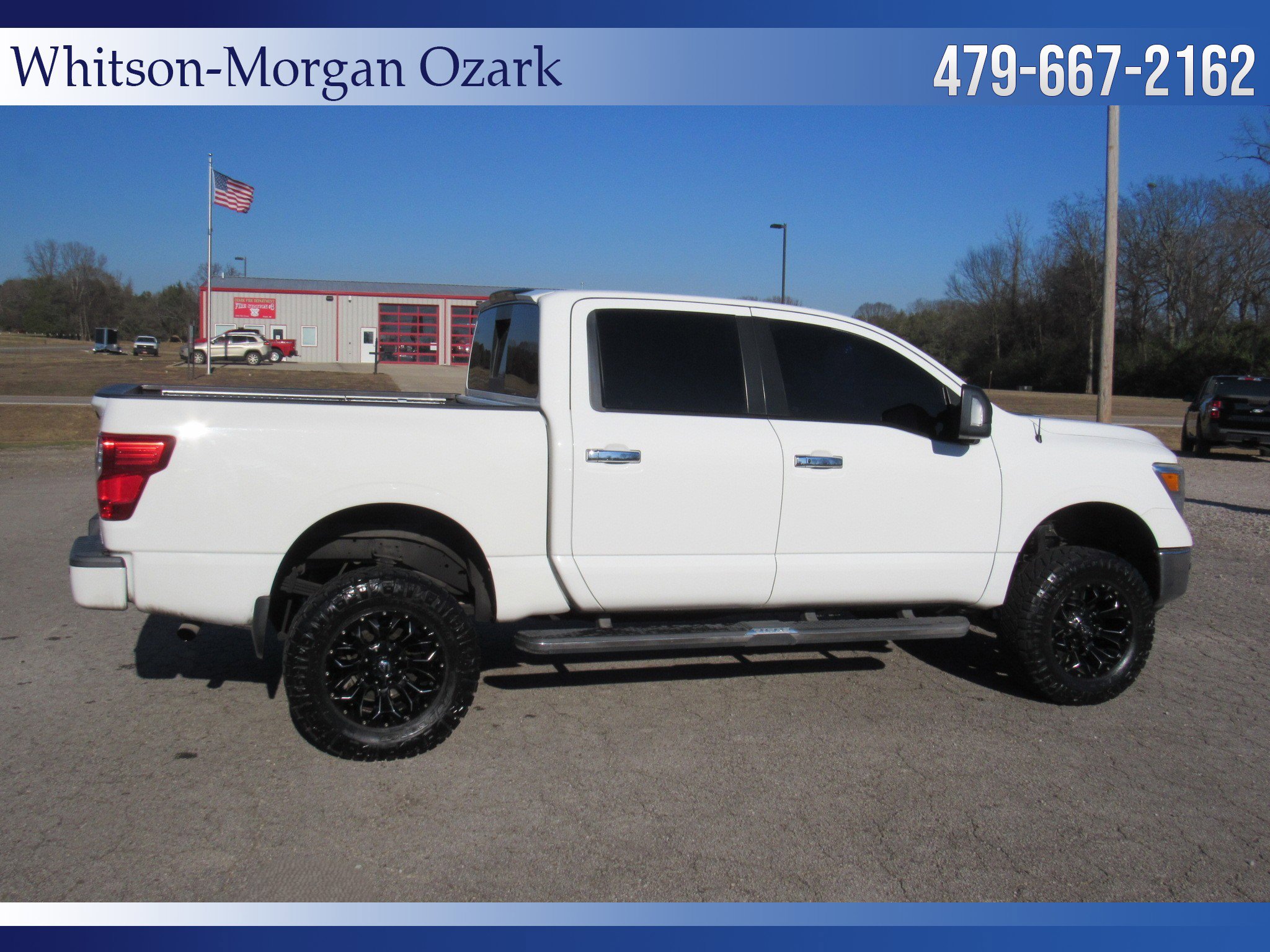 Used 2018 Nissan Titan SV w/ SV Convenience Package image 14