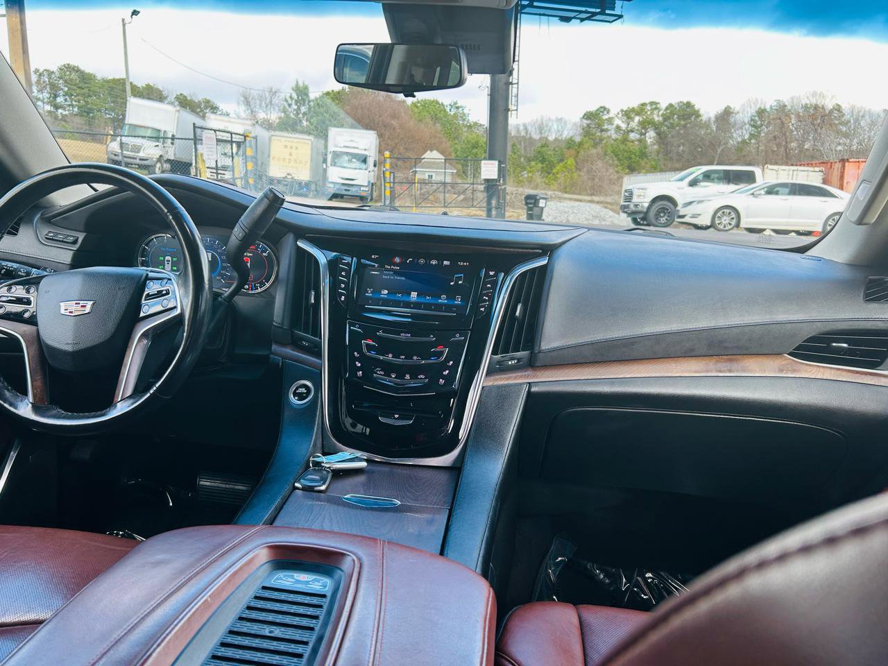 Used 2018 Cadillac Escalade Luxury image 33