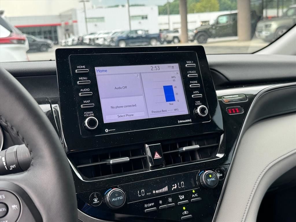 Used 2024 Toyota Camry SE w/ Cold Weather Package FWD image 28