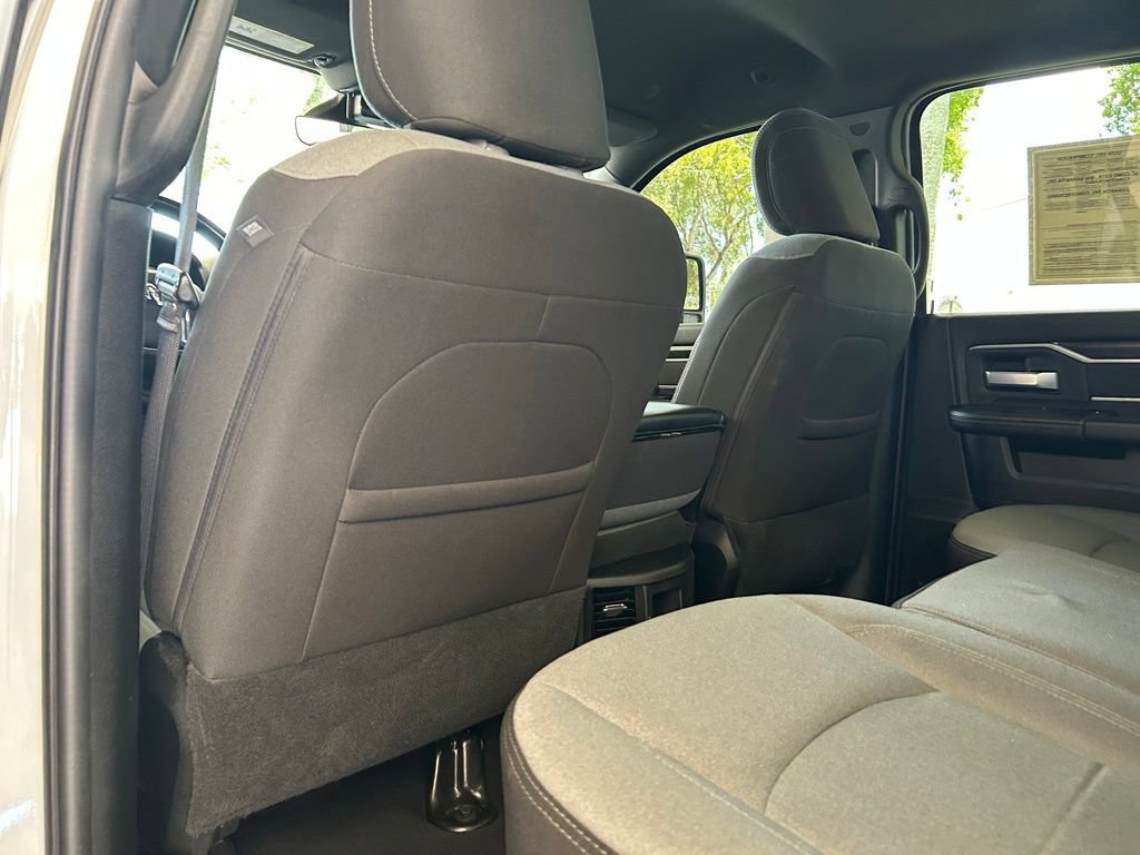 Used 2024 RAM 2500 Big Horn AWD/4WD image 35