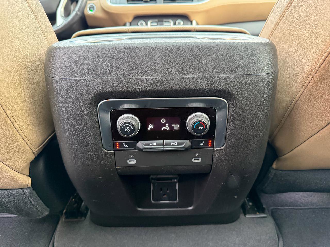 Used 2021 Chevrolet Tahoe Premier w/ Premium Package image 20