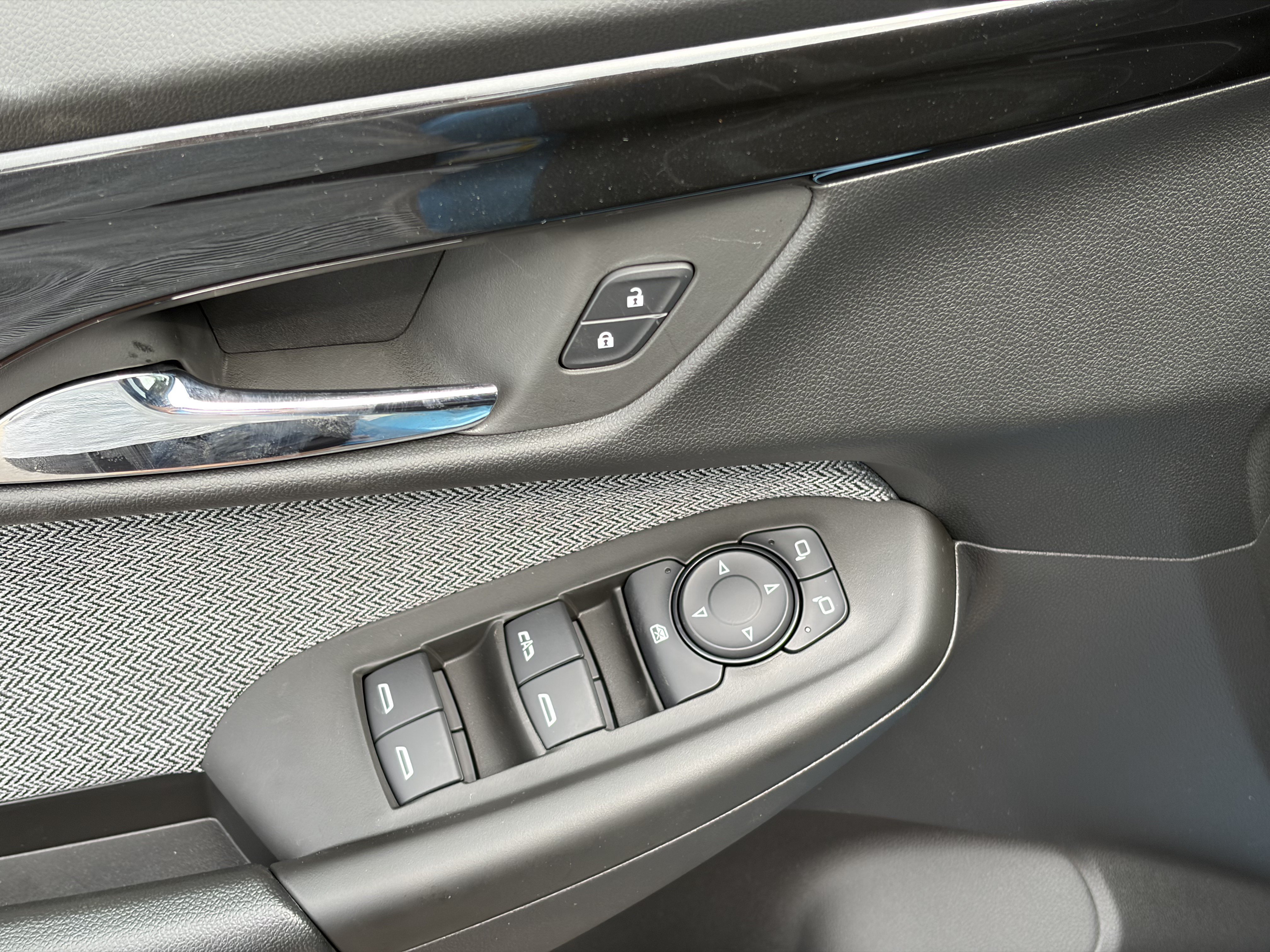 New 2026 Chevrolet TrailBlazer LT w/ LT Cold Weather Package FWD image 16