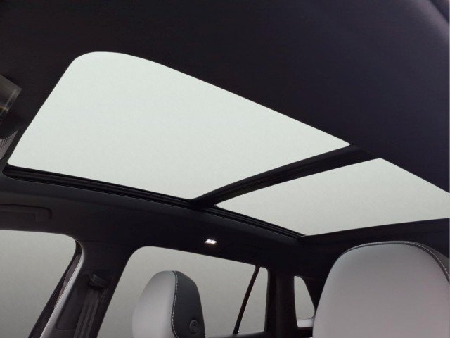 New 2026 Volkswagen Tiguan SE R-Line AWD/4WD image 17