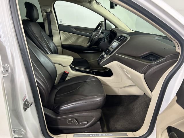 Used 2017 Lincoln MKC Reserve image 29