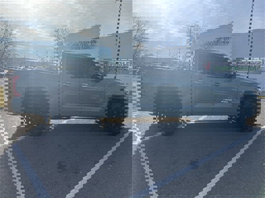 Used 2023 Toyota Tundra Limited image 2