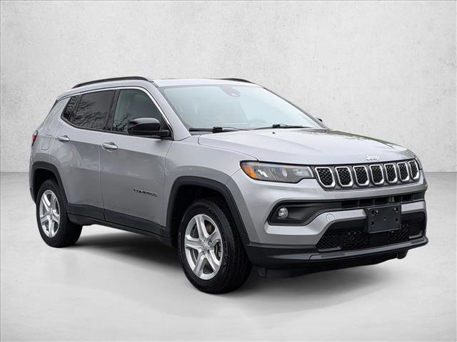 Used 2023 Jeep Compass Latitude w/ Sun and Sound Group AWD/4WD image 3