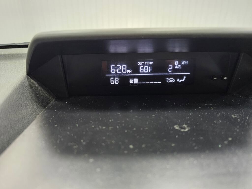 Used 2020 Subaru Crosstrek 2.0i AWD/4WD image 19