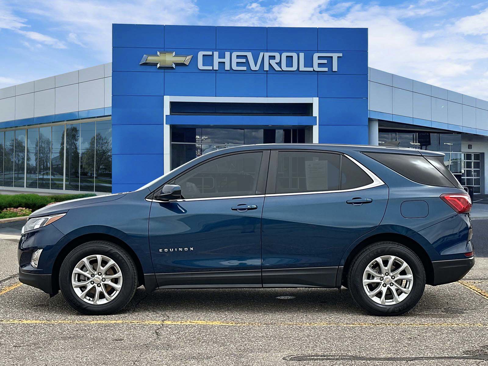 Certified 2021 Chevrolet Equinox LT image 2