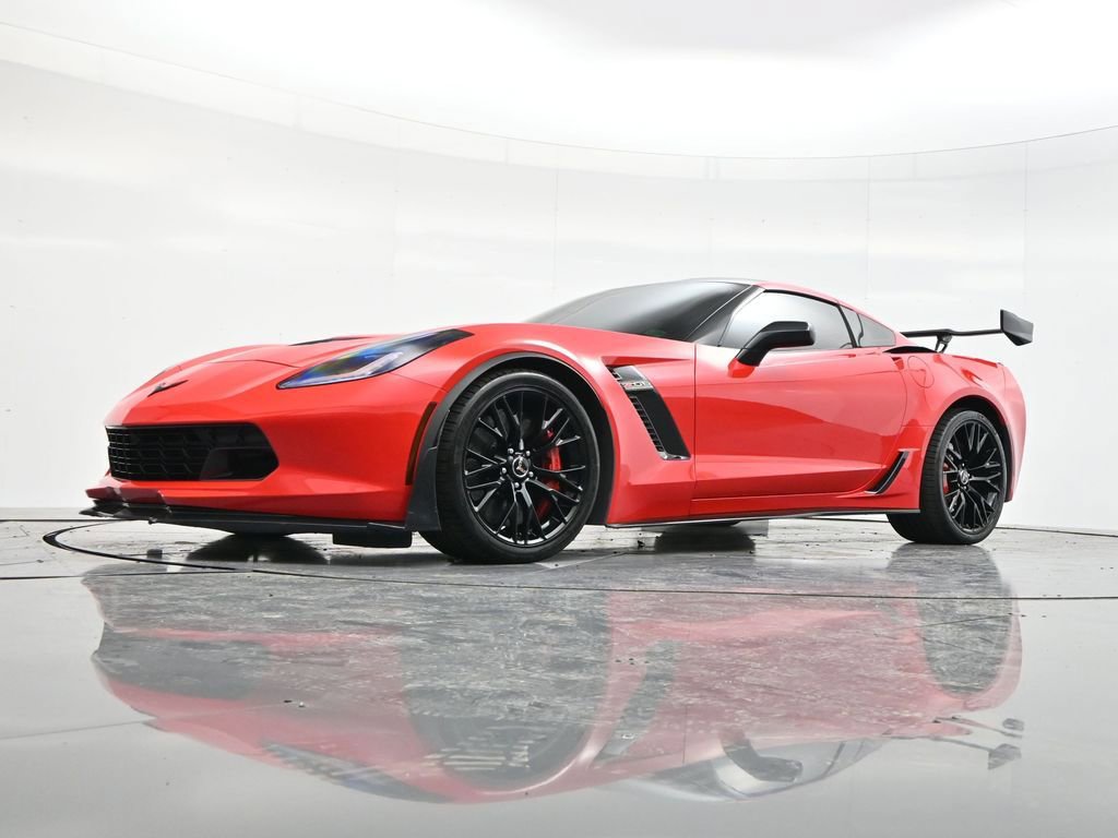 Used 2015 Chevrolet Corvette Z06 w/ 3LZ Preferred Equipment Group RWD image 39