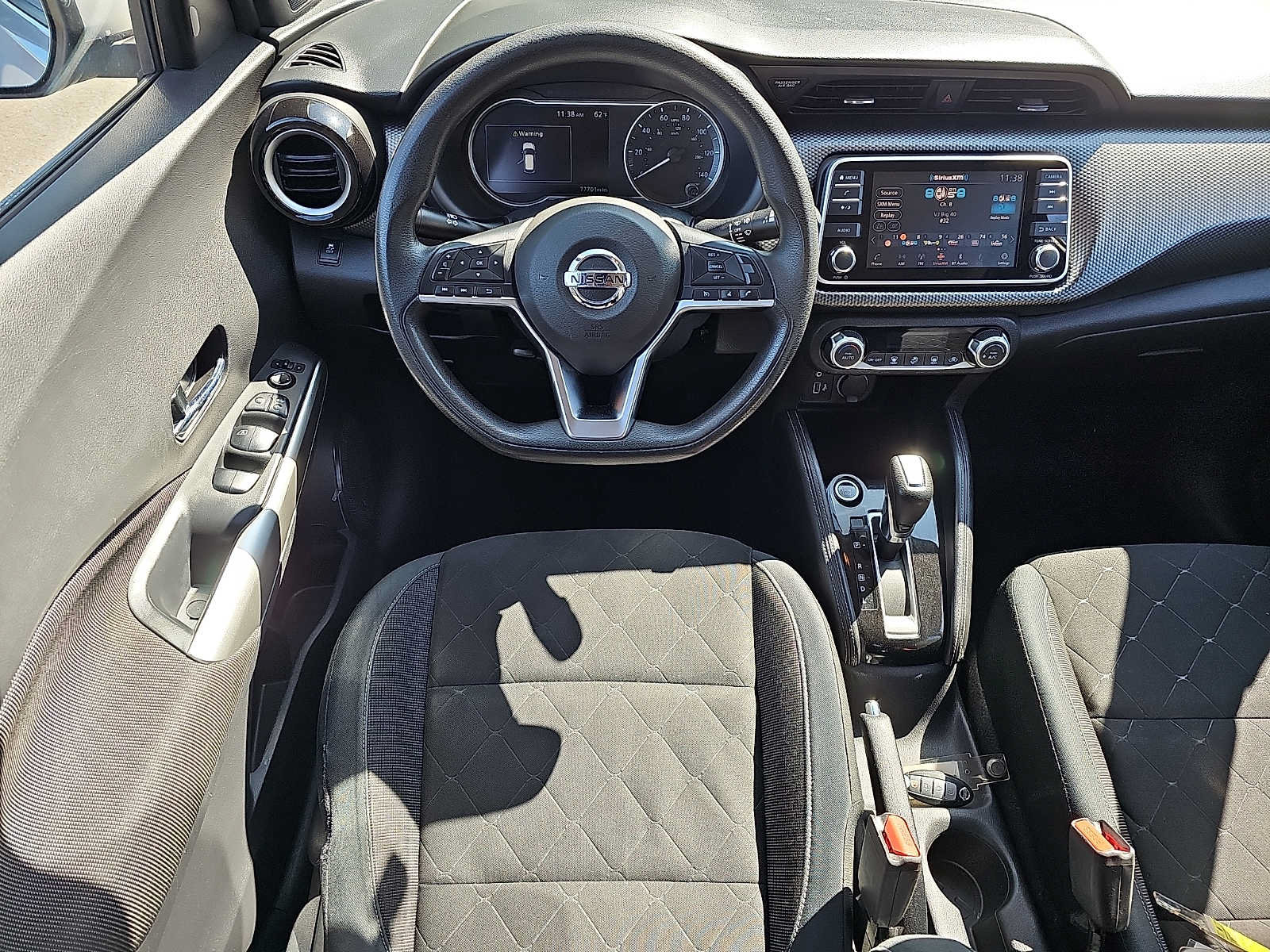 Used 2019 Nissan Kicks SV FWD image 11