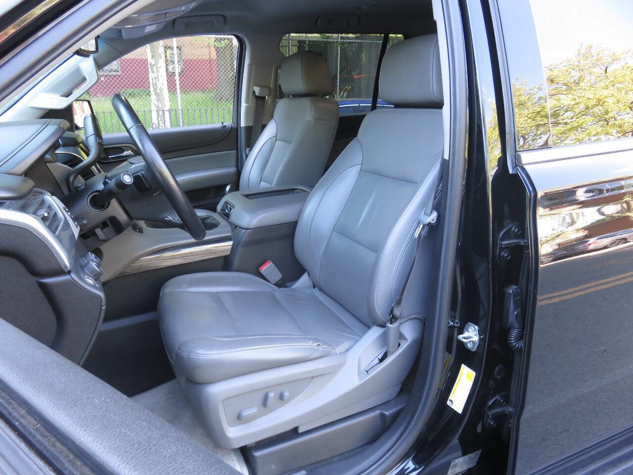Used 2019 Chevrolet Suburban LT AWD/4WD image 10