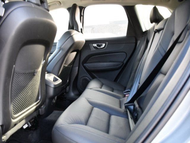 Certified 2025 Volvo XC60 B5 Plus image 13