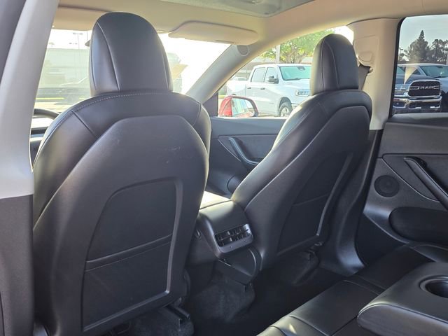 Used 2022 Tesla Model Y Long Range image 21