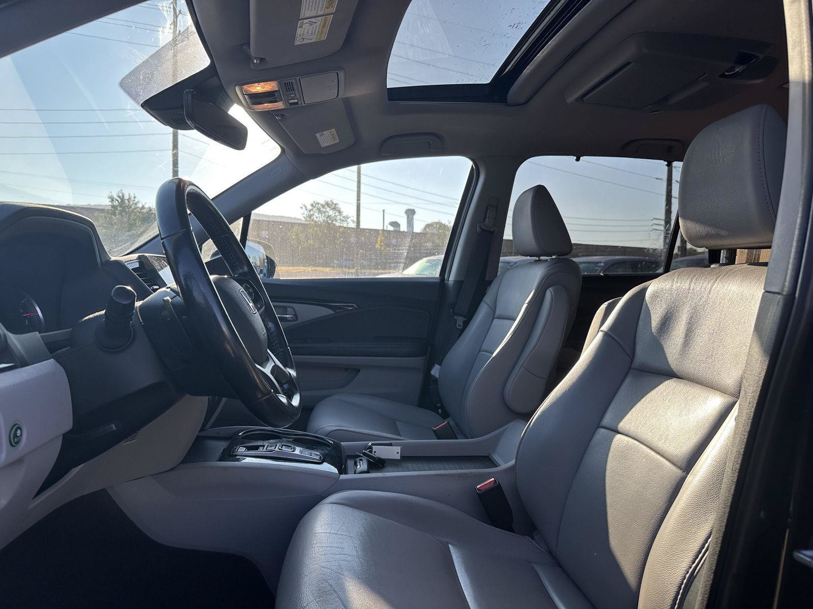 Used 2019 Honda Pilot Touring image 11