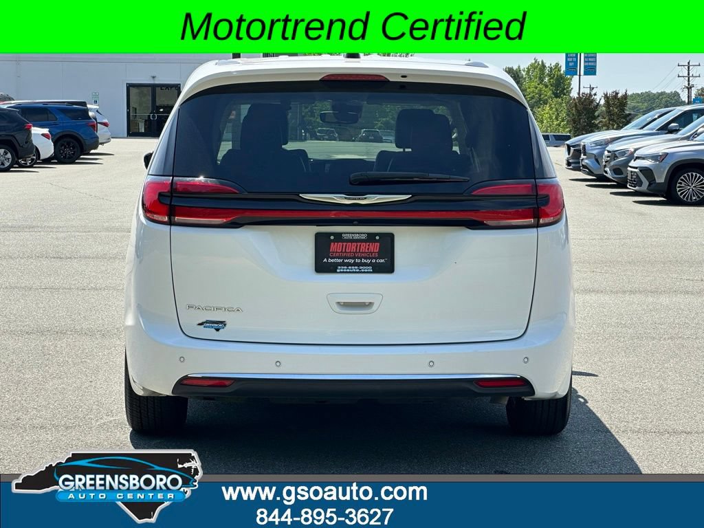 Used 2024 Chrysler Pacifica Touring-L FWD image 6