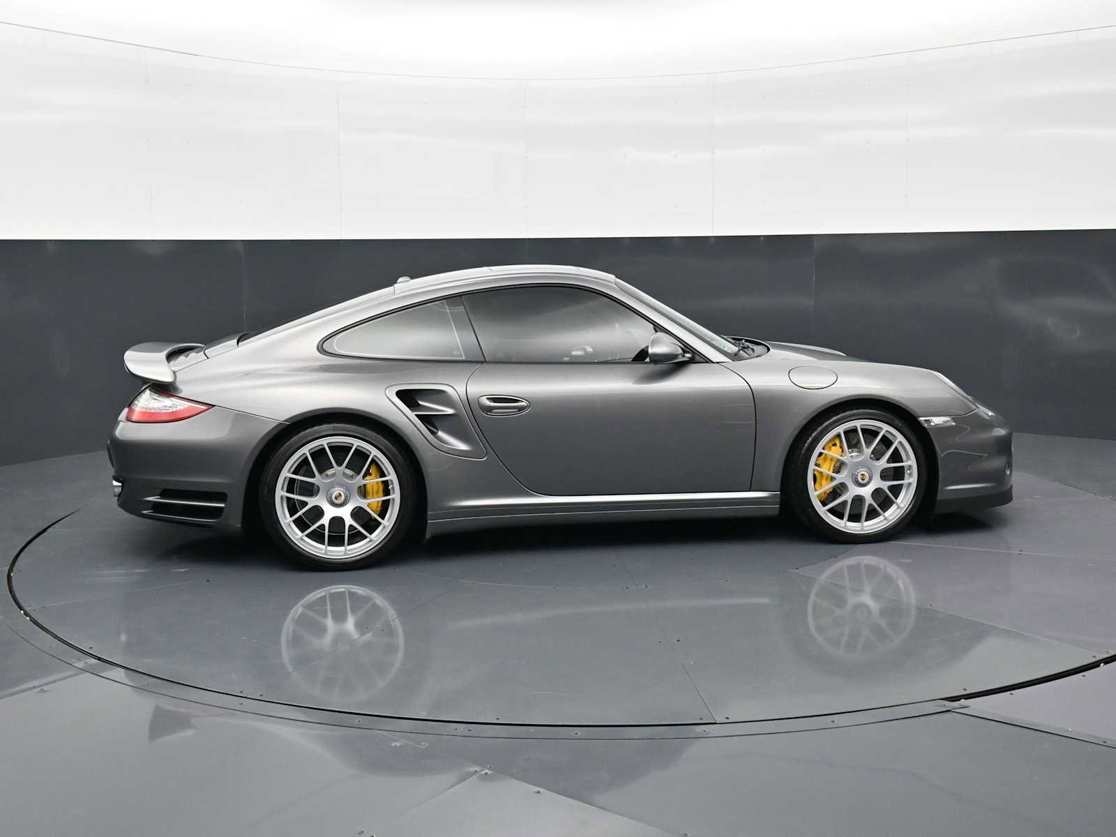 Used 2013 Porsche 911 Turbo S AWD/4WD image 28