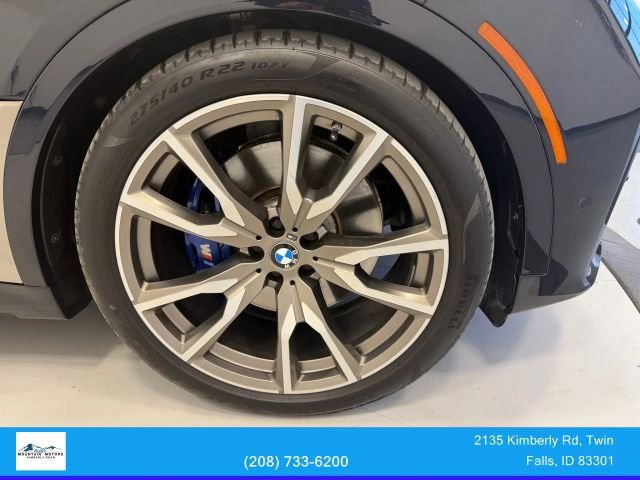 Used 2020 BMW X7 M50i w/ Dynamic Handling Package image 42