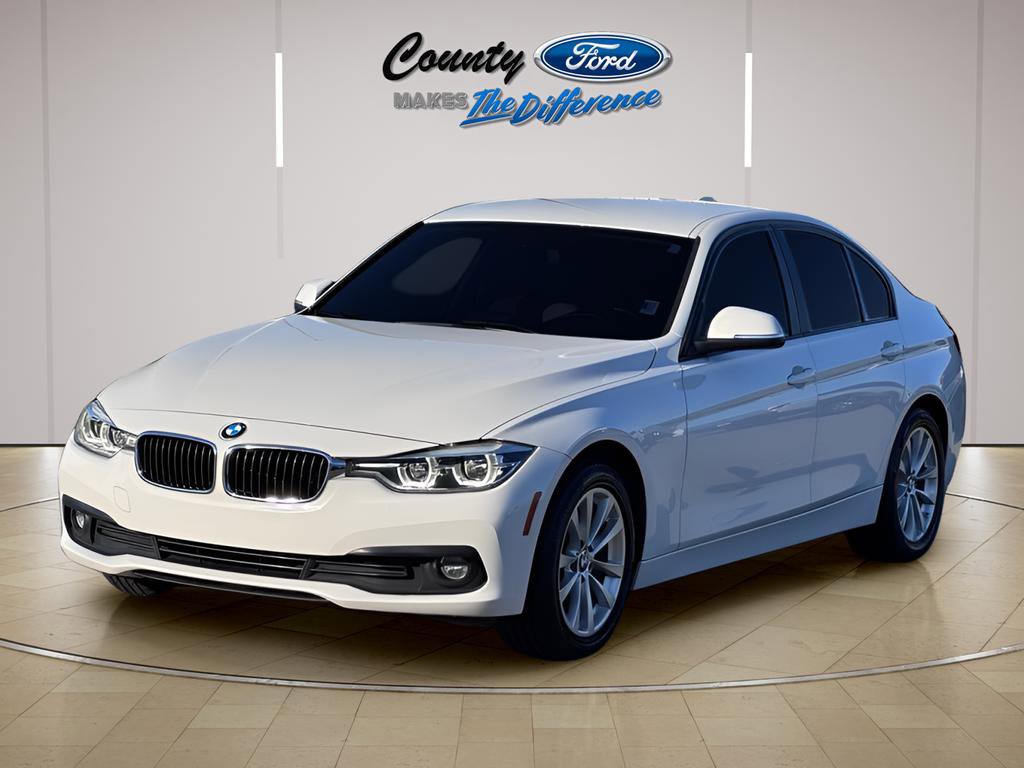 Used 2018 BMW 320i Sedan RWD image 2