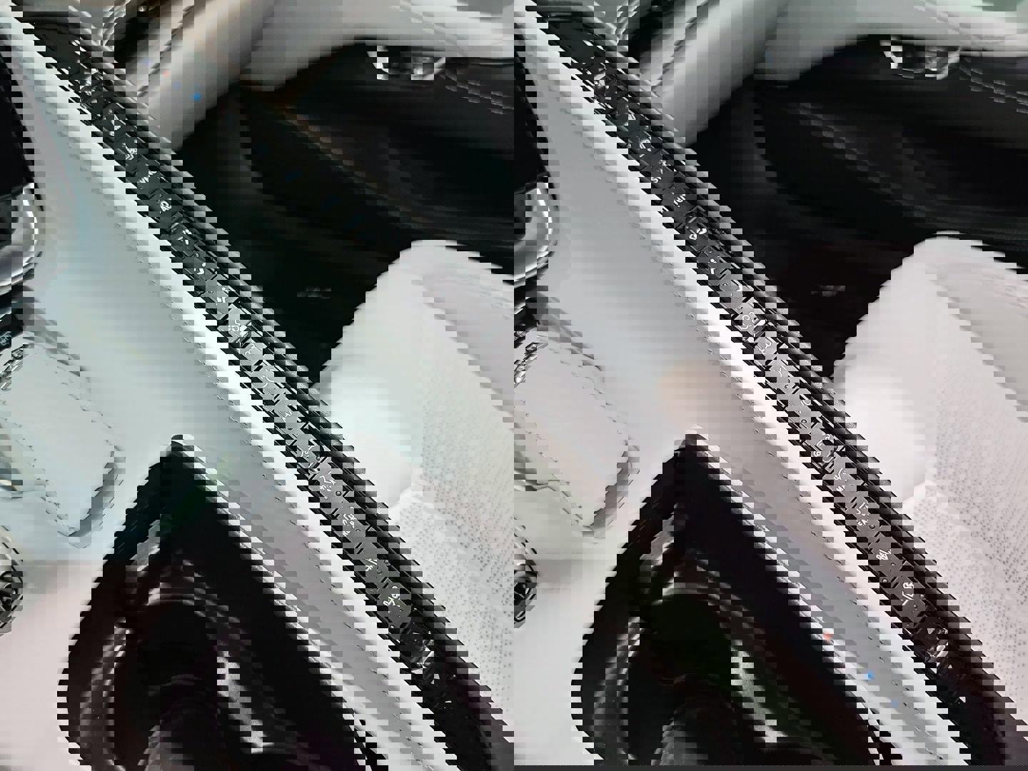 Used 2021 Chevrolet Corvette Stingray Premium Cpe w/ Z51 Performance Package image 23