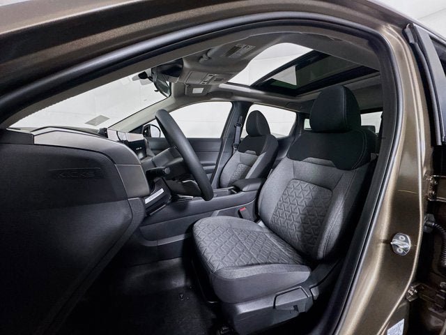 New 2026 Nissan Kicks SV w/ SV Premium Package AWD/4WD image 17