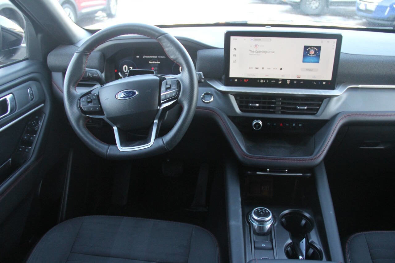 Certified 2025 Ford Explorer ST-Line image 16