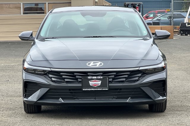 New 2026 Hyundai Elantra SE FWD image 3