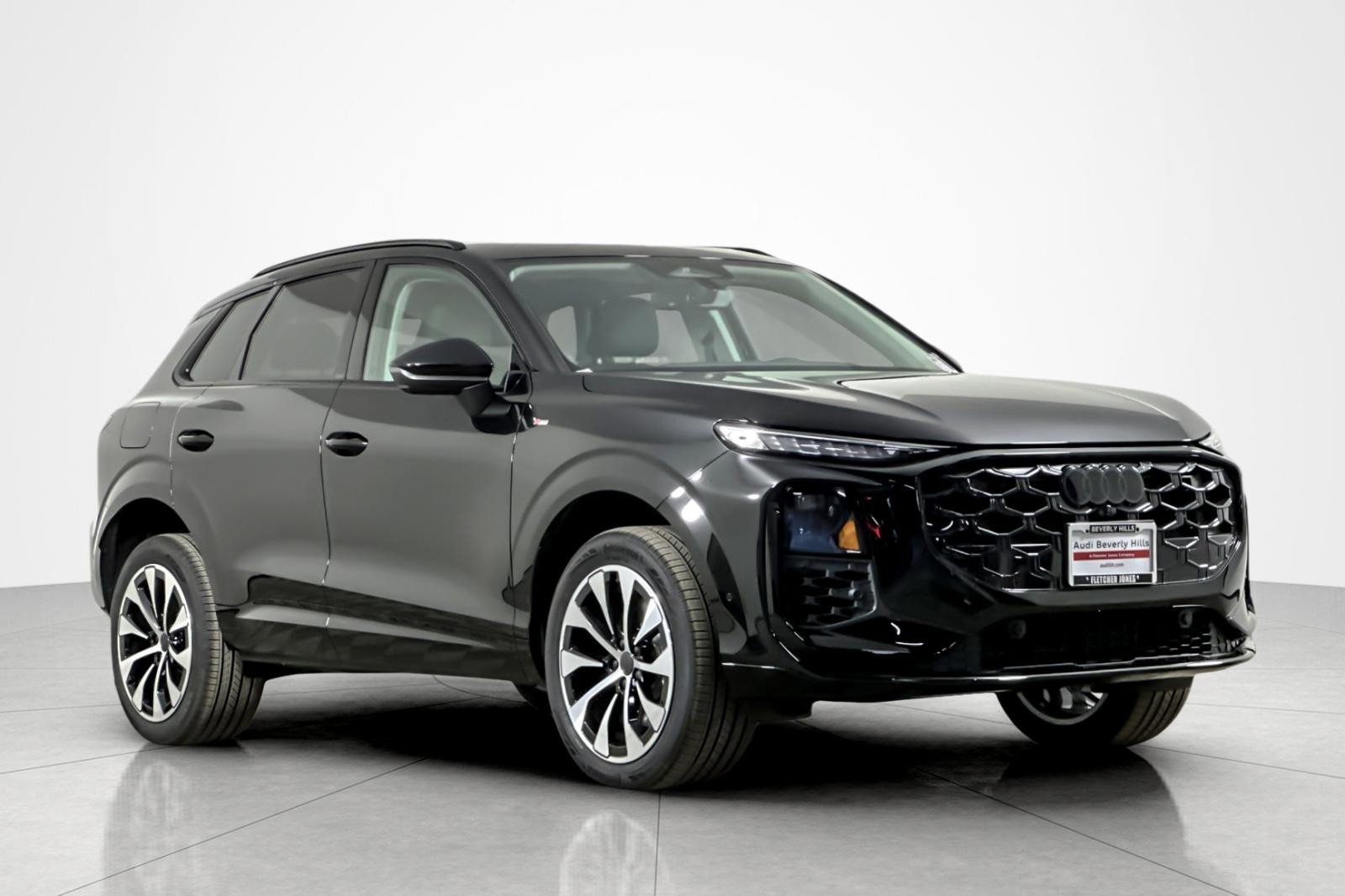 New 2026 Audi Q3 quattro 2.0T image 2