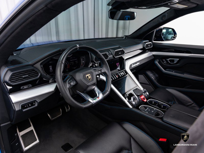 Used 2020 Lamborghini Urus image 22